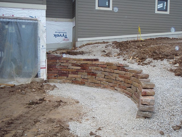 Chilton Stone Retaining Wall built by Bob's Grading.